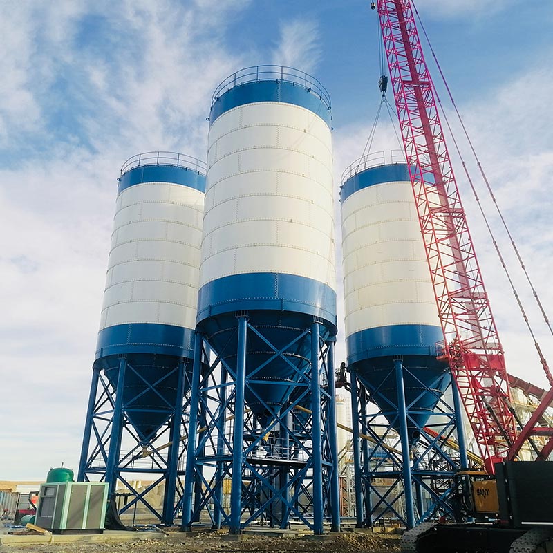From 2019 to 2020, Luwei provided 16 sets 1000T, 4 sets 2000T bolted silos and complete sets of pneumatic conveying system equipment for the construction of CC/LB dam conservancy project in Argentina.